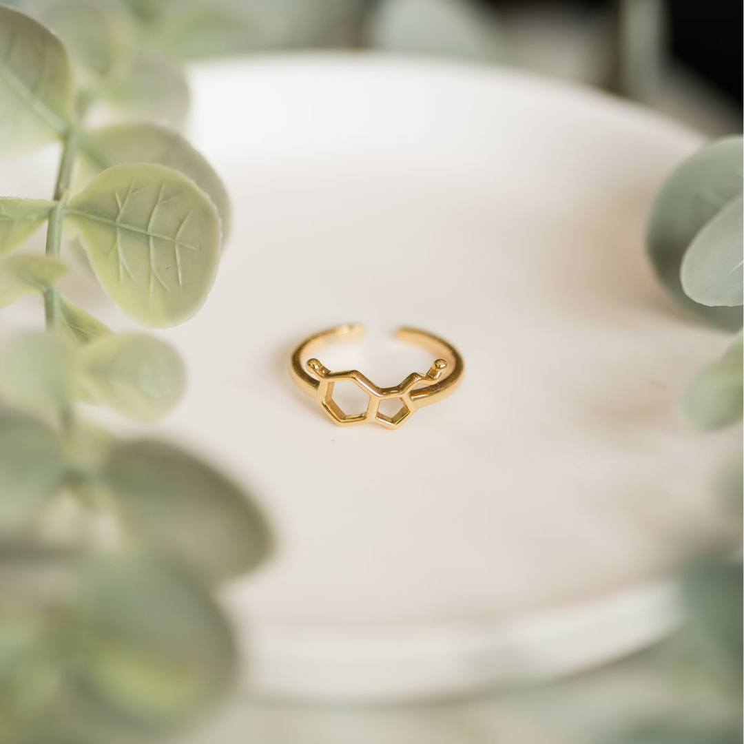 Serotonin molecule ring in gold - chemistry inspired jewellery for science lovers | My Chemical Gift