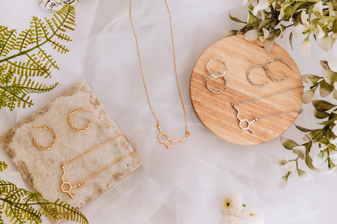 Silver and gold molecule jewellery for science lovers