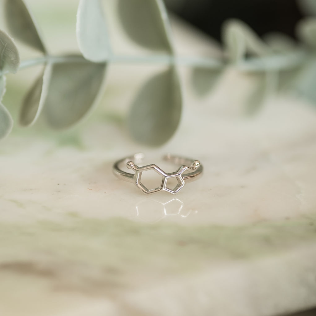 Silver serotonin ring