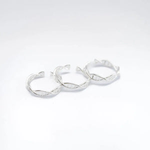 DNA double helix ring in silver - chemistry inspired jewellery gift for science lovers 